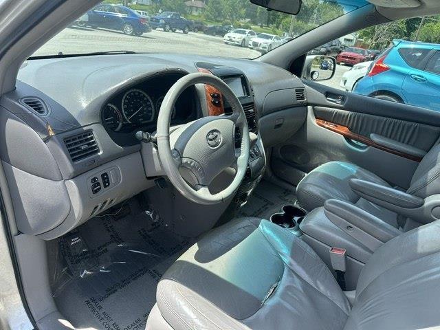 Toyota Sienna XLE 2004