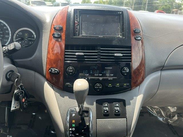 Toyota Sienna XLE 2004