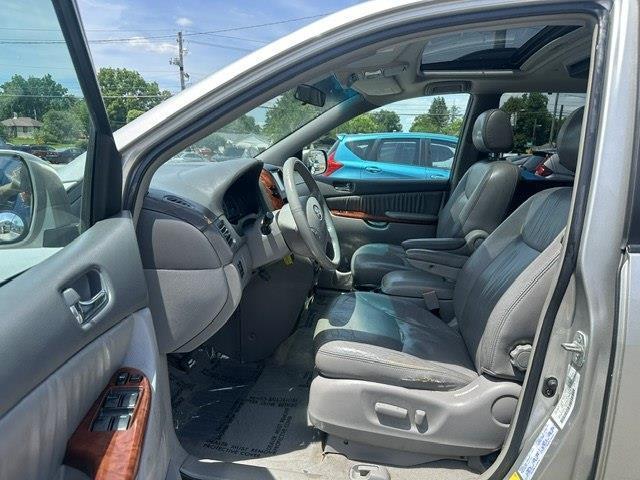 Toyota Sienna XLE 2004