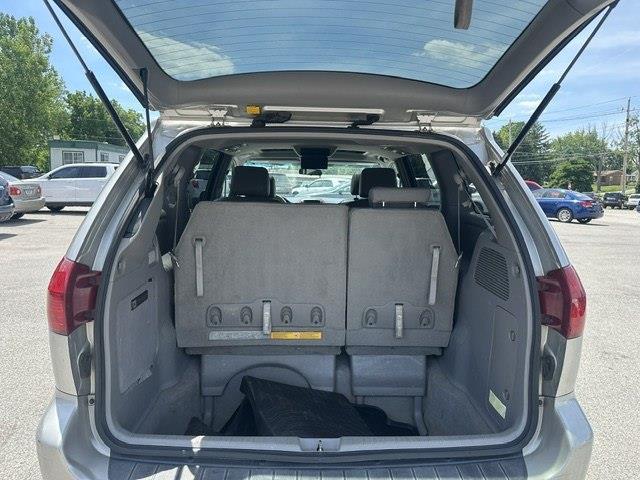 Toyota Sienna XLE 2004
