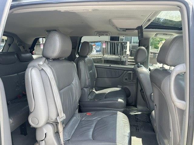 Toyota Sienna XLE 2004