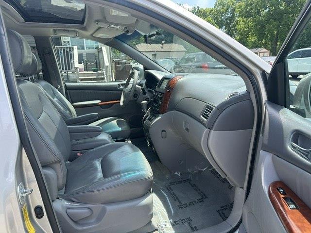 Toyota Sienna XLE 2004