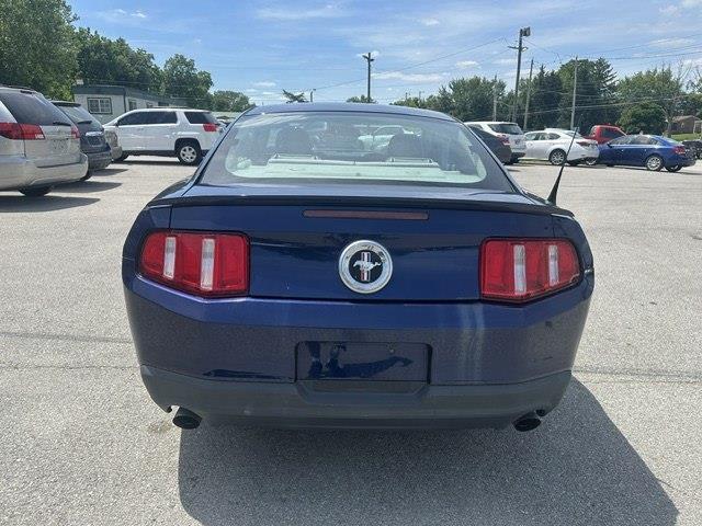 Ford Mustang V6 Coupe 2011