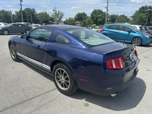 Ford Mustang V6 Coupe 2011