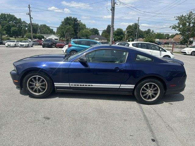Ford Mustang V6 Coupe 2011
