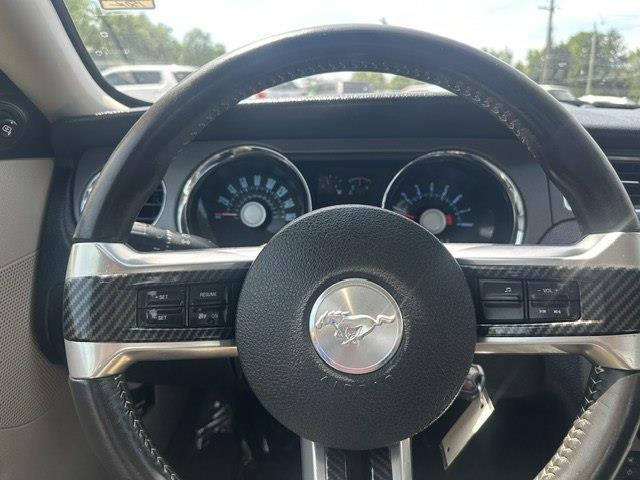 Ford Mustang V6 Coupe 2011