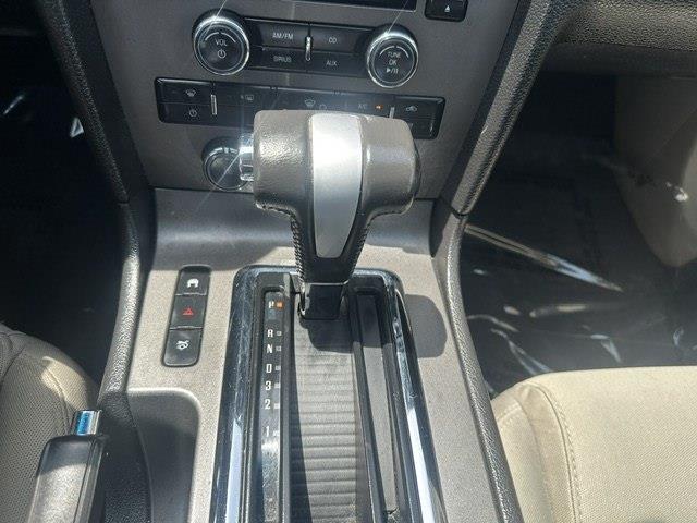 Ford Mustang V6 Coupe 2011