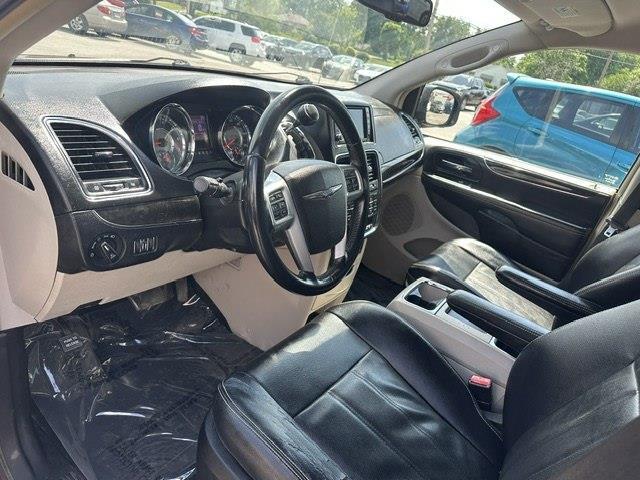 Chrysler Town & Country  2013
