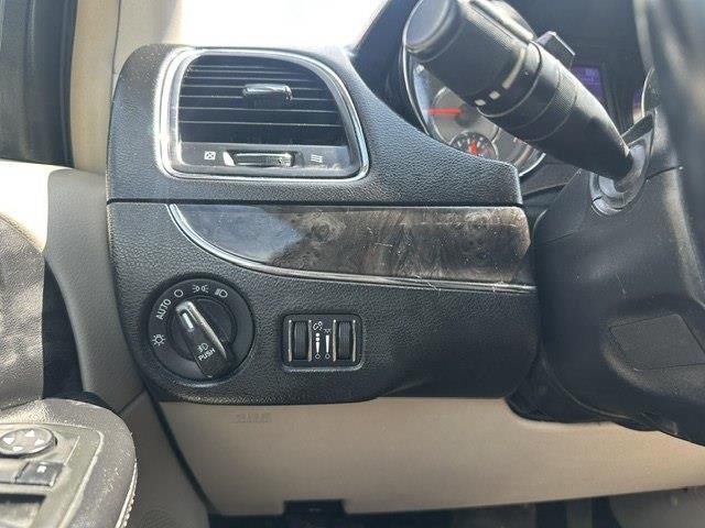 Chrysler Town & Country  2013
