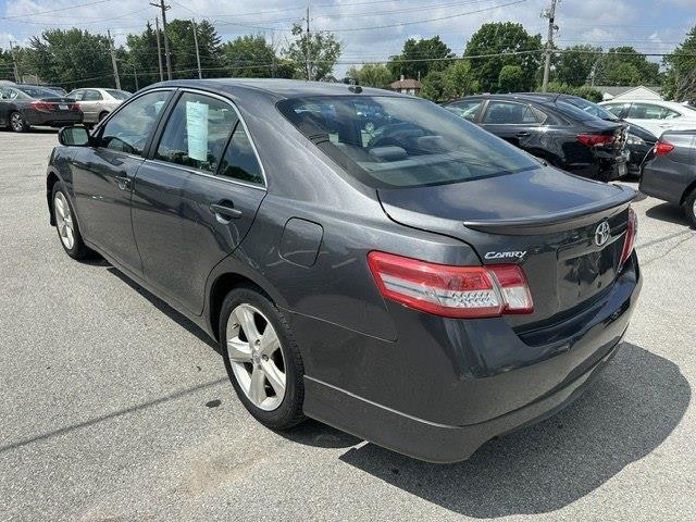Toyota Camry SE 6-Spd MT 2011