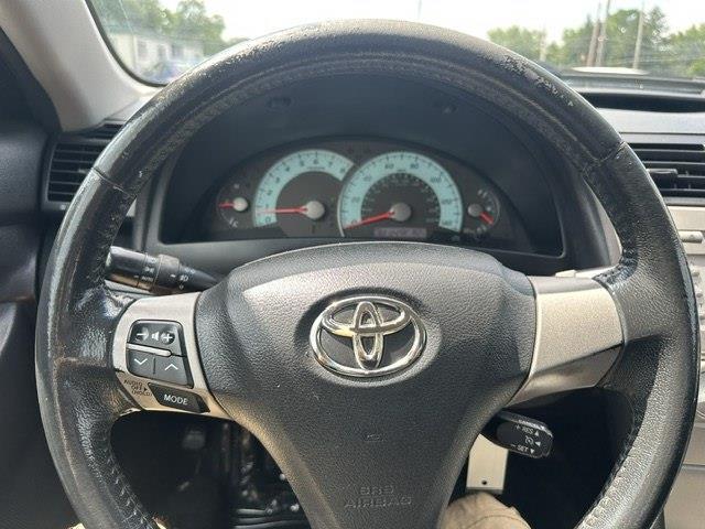 Toyota Camry SE 6-Spd MT 2011