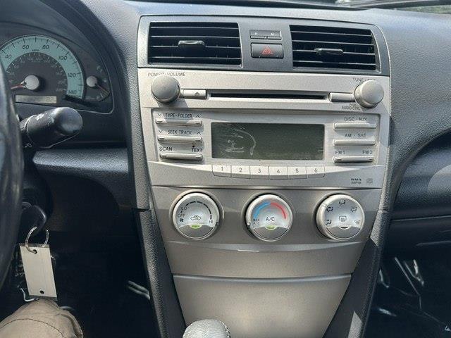 Toyota Camry SE 6-Spd MT 2011