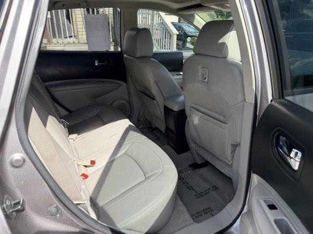 Nissan Rogue SL AWD 2010