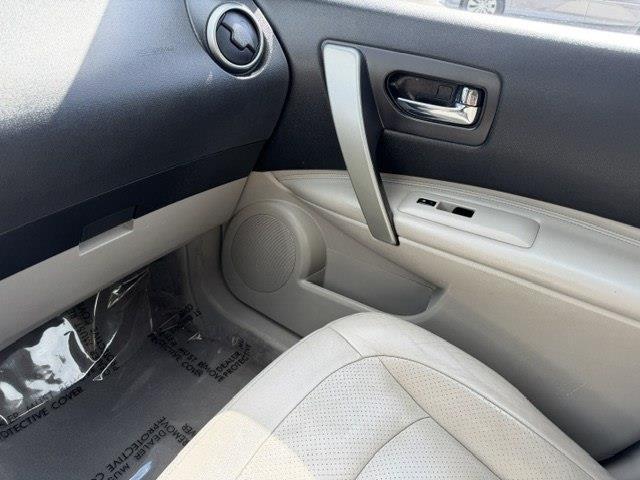Nissan Rogue SL AWD 2010