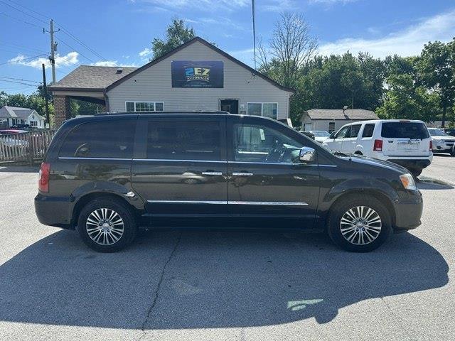 Chrysler Town & Country Touring-L 2013