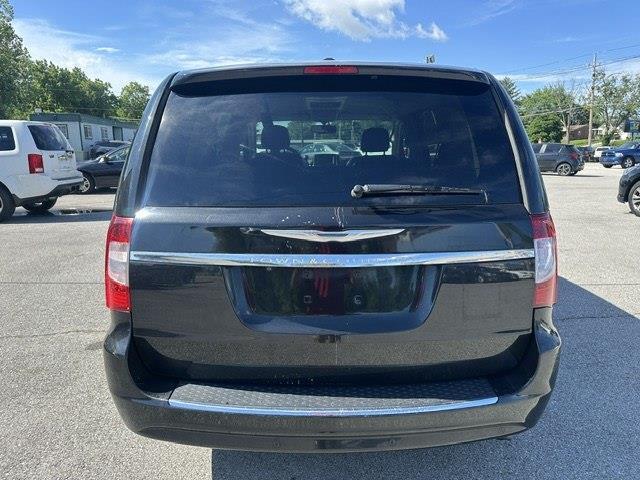 Chrysler Town & Country Touring-L 2013