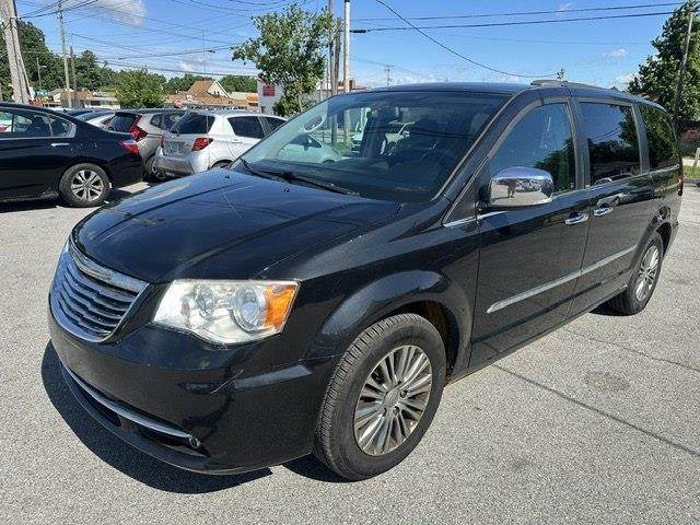 Chrysler Town & Country Touring-L 2013