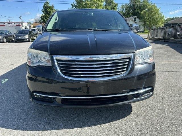 Chrysler Town & Country Touring-L 2013