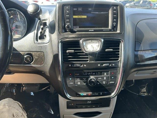 Chrysler Town & Country Touring-L 2013