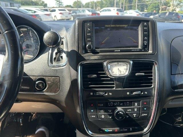 Chrysler Town & Country Touring-L 2013