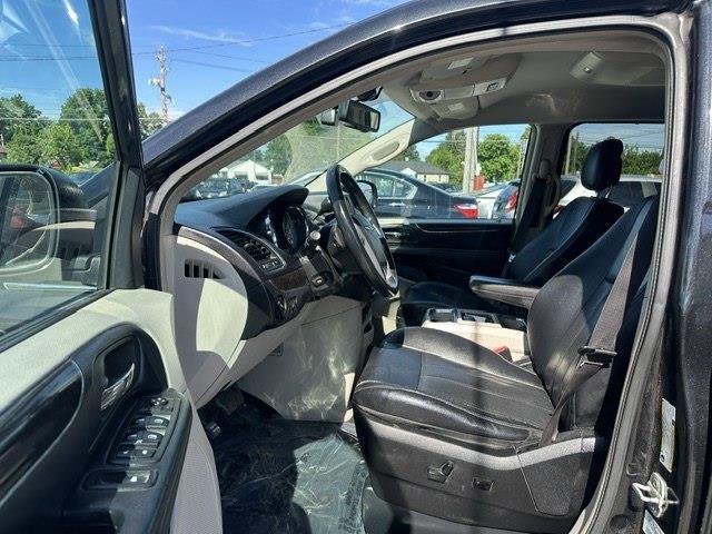 Chrysler Town & Country Touring-L 2013