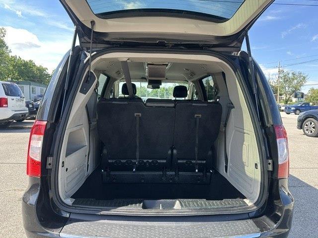 Chrysler Town & Country Touring-L 2013