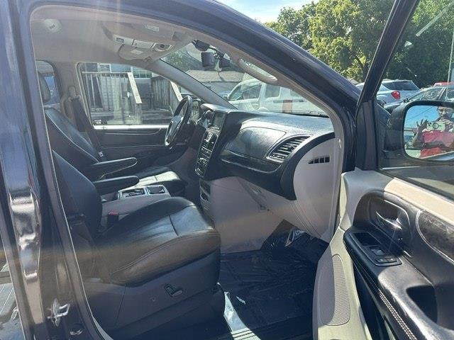 Chrysler Town & Country Touring-L 2013
