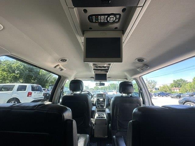 Chrysler Town & Country Touring-L 2013