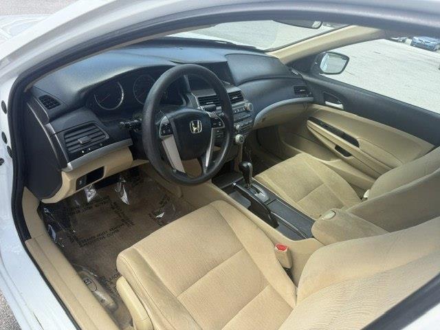 Honda Accord LX sedan AT 2012