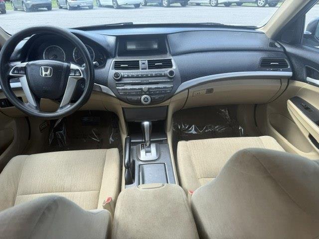 Honda Accord LX sedan AT 2012