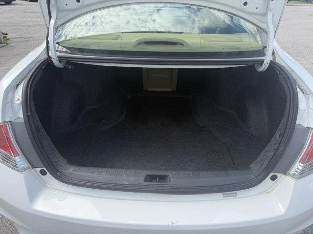Honda Accord LX sedan AT 2012