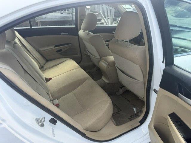 Honda Accord LX sedan AT 2012