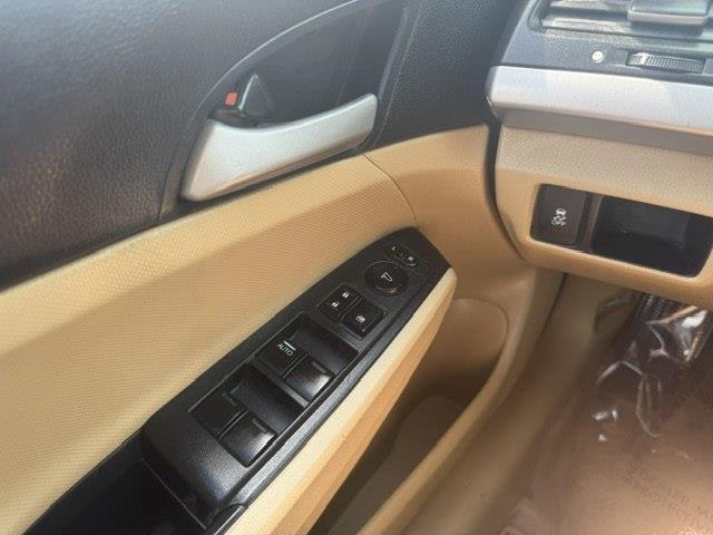 Honda Accord LX sedan AT 2012