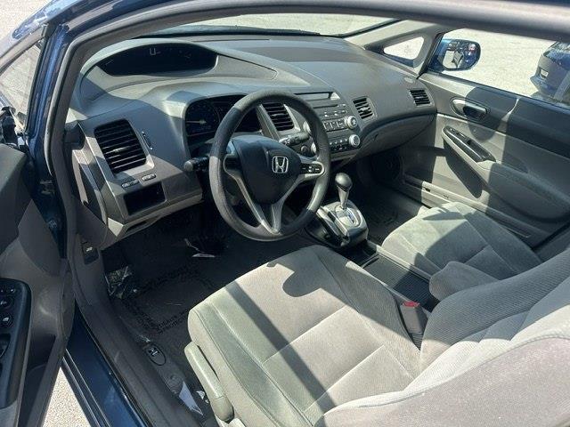 Honda Civic LX Sedan 5-Speed AT 2011