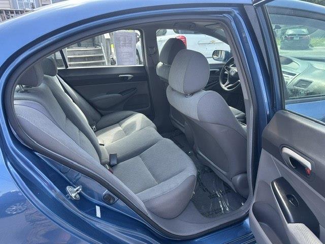 Honda Civic LX Sedan 5-Speed AT 2011
