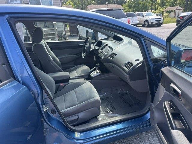 Honda Civic LX Sedan 5-Speed AT 2011