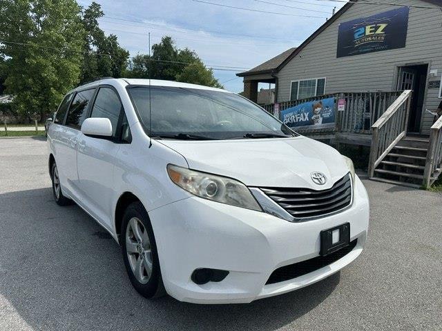 Toyota Sienna LE FWD 8-Passenger V6 2013