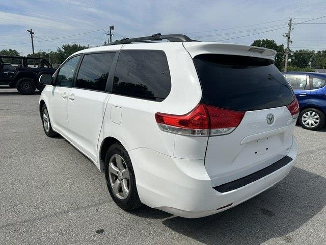Toyota Sienna LE FWD 8-Passenger V6 2013