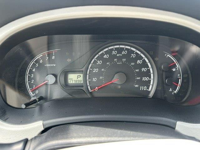 Toyota Sienna LE FWD 8-Passenger V6 2013