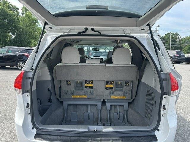 Toyota Sienna LE FWD 8-Passenger V6 2013