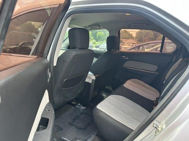Chevrolet Equinox LS 2WD 2011