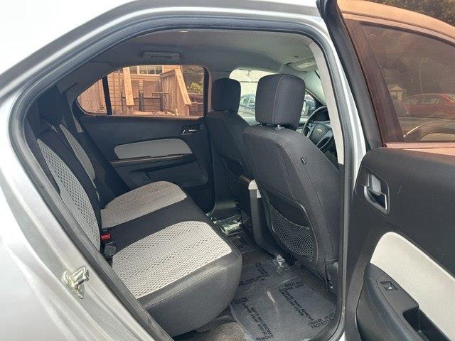Chevrolet Equinox LS 2WD 2011