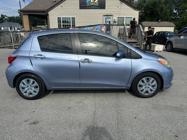 Toyota Yaris LE 5-Door AT 2012