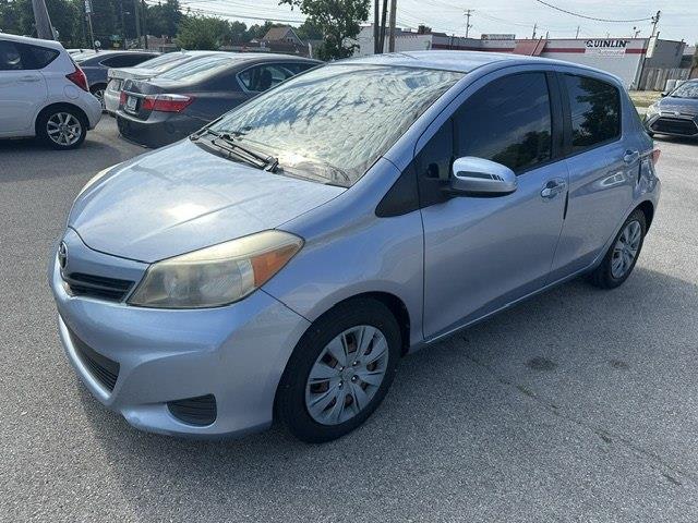 Toyota Yaris LE 5-Door AT 2012