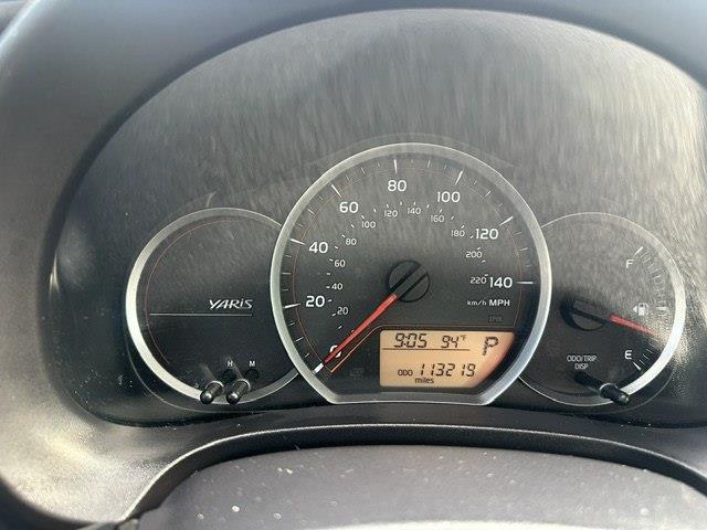Toyota Yaris LE 5-Door AT 2012