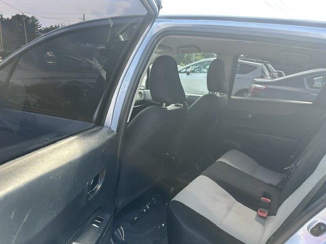 Toyota Yaris LE 5-Door AT 2012