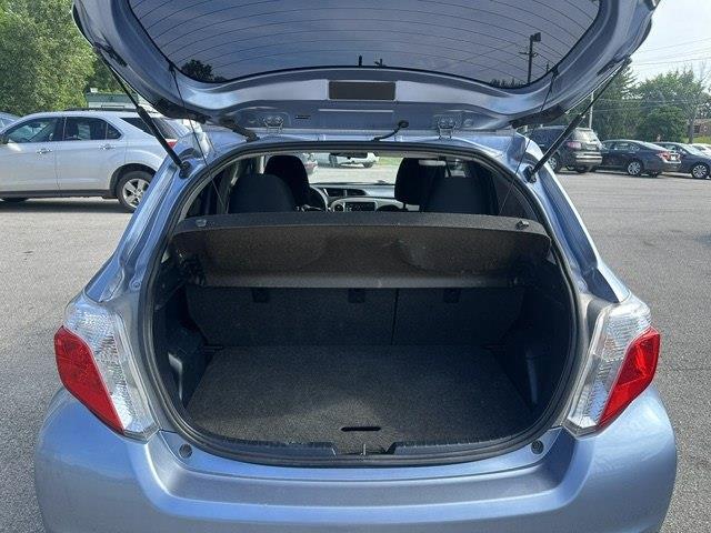 Toyota Yaris LE 5-Door AT 2012