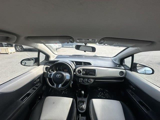 Toyota Yaris LE 5-Door AT 2012