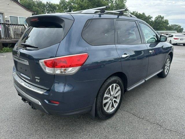 Nissan Pathfinder SV 4WD 2014