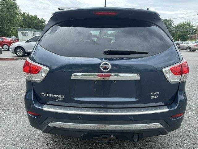Nissan Pathfinder SV 4WD 2014